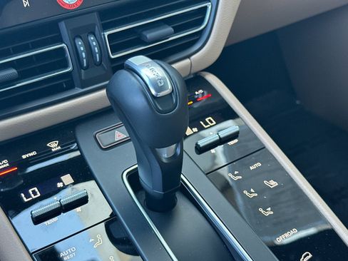 Certified 2026 Porsche Macan AWD/4WD image 22