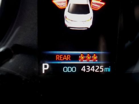 Used 2020 Toyota Corolla LE FWD image 17