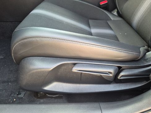 Used 2025 Honda Civic Sport image 18