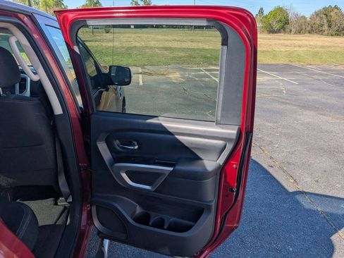 Used 2017 Nissan Titan SV RWD image 25