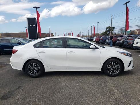 Certified 2024 Kia Forte LXS FWD image 3