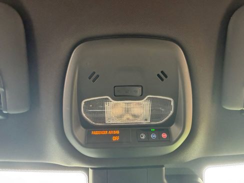 Used 2024 Buick Envista Preferred w/ Convenience I Package FWD image 24