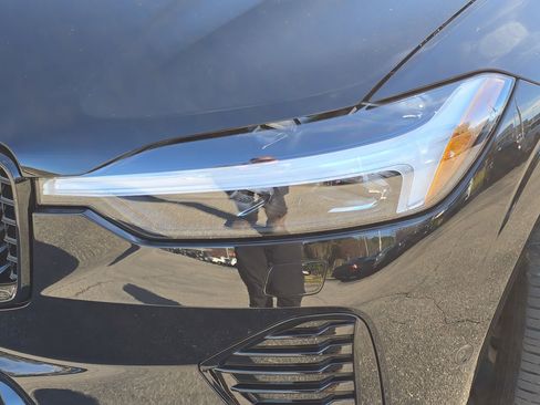 Used 2023 Volvo XC60 B5 Plus w/ Climate Package image 32