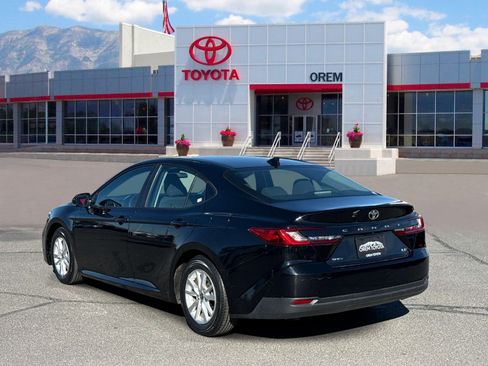 Used 2025 Toyota Camry LE FWD image 5