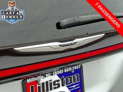 Used 2024 Chrysler Pacifica Touring-L FWD image 31