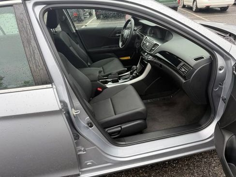 Used 2017 Honda Accord LX image 11