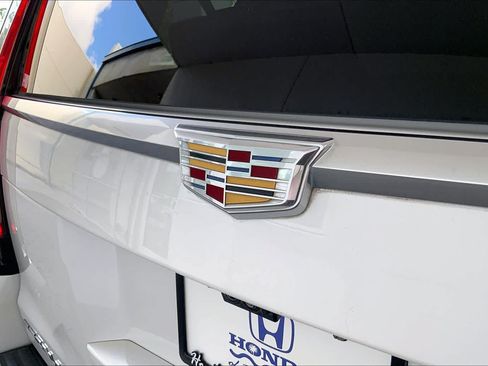 Used 2018 Cadillac Escalade Luxury AWD/4WD image 33