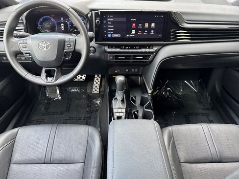 Used 2025 Toyota Camry XSE image 18