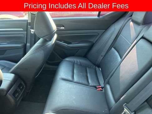 Used 2020 Nissan Altima 2.0 Platinum FWD image 10