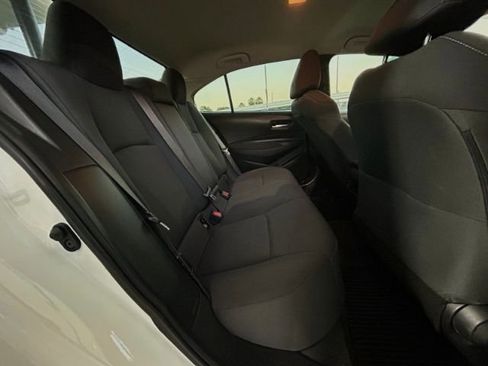 Used 2021 Toyota Corolla LE image 8