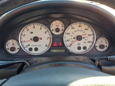 Used 2003 MAZDA MX-5 Miata image 24