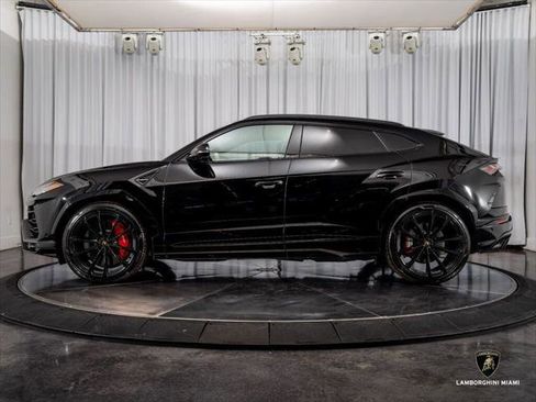 Used 2022 Lamborghini Urus AWD/4WD image 7