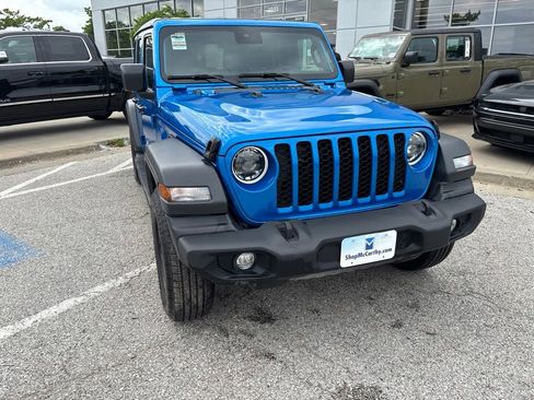 Used 2024 Jeep Wrangler Unlimited Sport AWD/4WD image 8