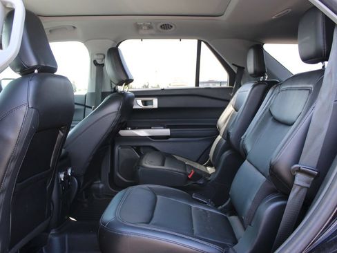 Used 2022 Ford Explorer Limited w/ Equipment Group 301A RWD image 27