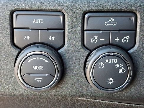 Used 2023 Chevrolet Silverado 1500 LT w/ Protection Package image 27