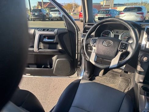 Used 2017 Toyota 4Runner SR5 Premium image 17
