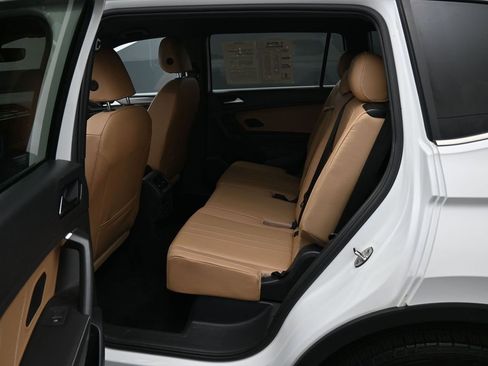 Used 2022 Volkswagen Tiguan SE image 27