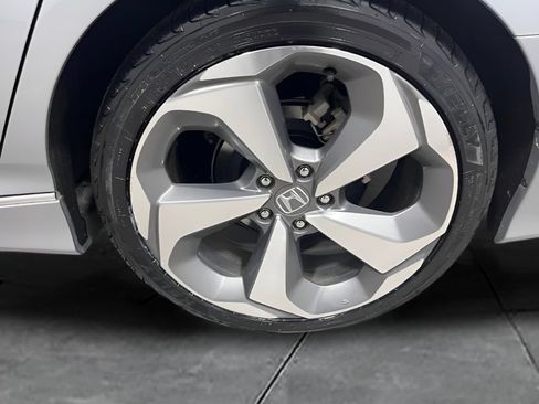 Used 2018 Honda Accord Touring image 21