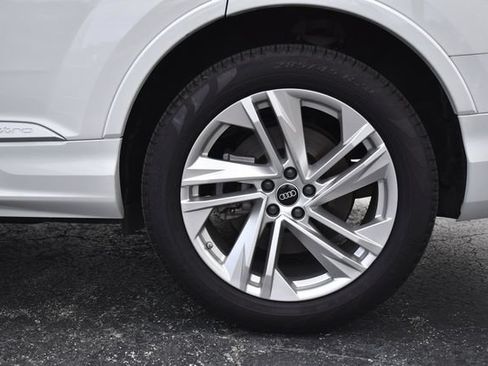 Used 2023 Audi Q7 3.0T Premium Plus AWD/4WD image 27