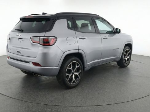 Used 2025 Jeep Compass Limited AWD/4WD image 9