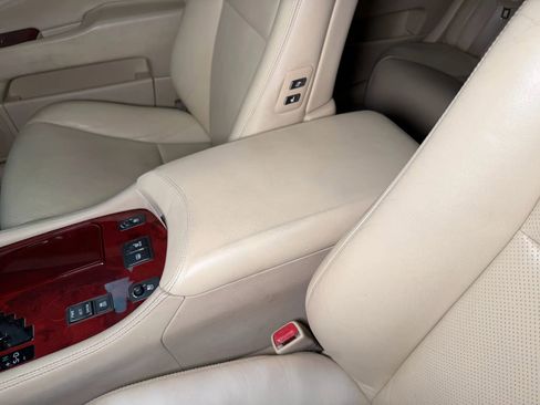 Used 2011 Lexus LS 460 image 36