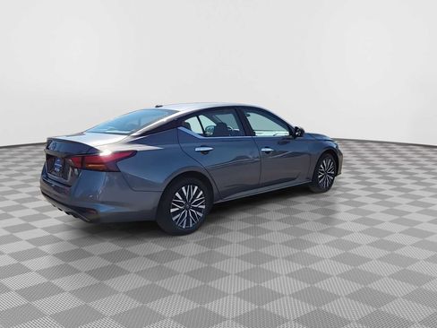 Used 2025 Nissan Altima 2.5 SV FWD image 8