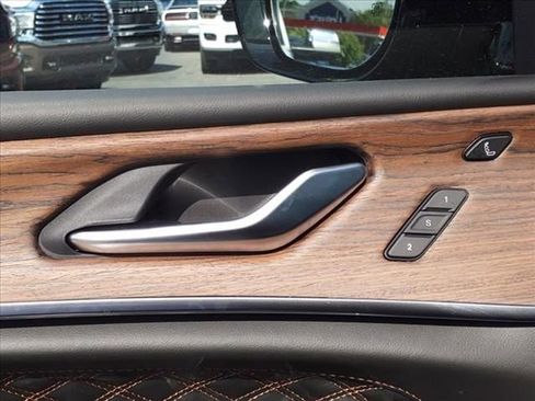 New 2023 Jeep Grand Cherokee Summit w/ Adv Protech Group IV image 19