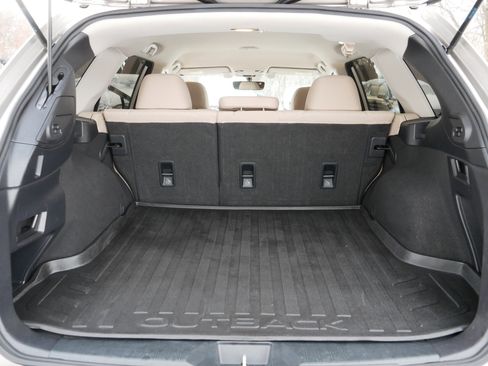 Used 2019 Subaru Outback 2.5i Premium image 18