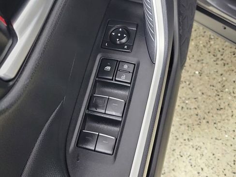 Used 2025 Toyota RAV4 XLE FWD image 22