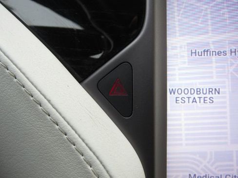 Used 2018 Tesla Model X 100D image 43