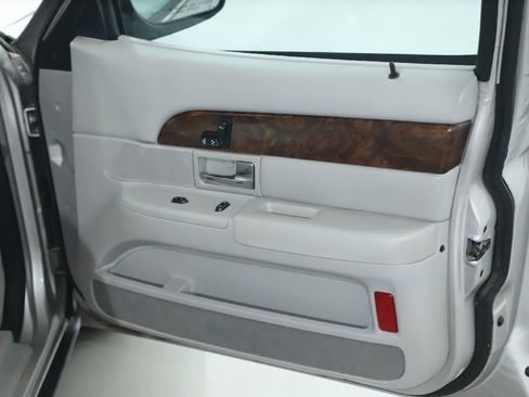 Used 2005 Mercury Grand Marquis LS image 29