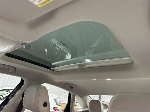 Certified 2025 Volkswagen Jetta SE image 15