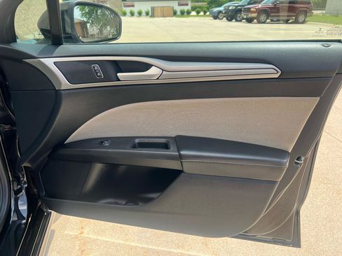 Used 2019 Ford Fusion S FWD image 21
