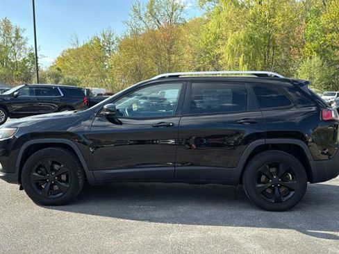 Used 2019 Jeep Cherokee Limited w/ Trailer Tow Group AWD/4WD image 4