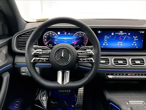 Used 2026 Mercedes-Benz GLS 450 4MATIC image 4