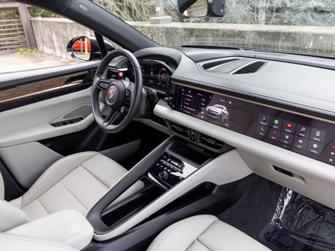 Certified 2024 Porsche Macan 4 Electric image 48