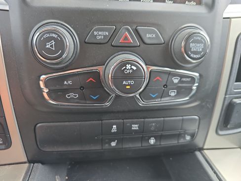 Used 2018 RAM 1500 SLT AWD/4WD image 27