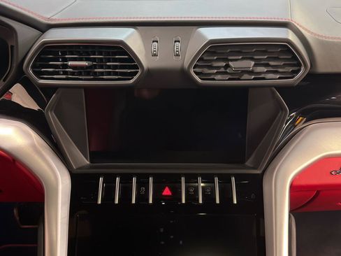 Used 2019 Lamborghini Urus image 20