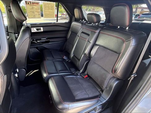 Used 2023 Ford Explorer ST-Line AWD/4WD image 30