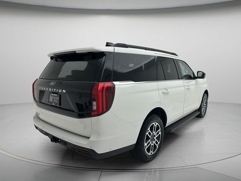 Used 2025 Ford Expedition Active AWD/4WD image 5