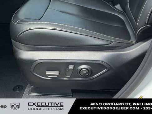 Used 2023 Jeep Grand Cherokee L Limited AWD/4WD image 10