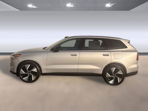 New 2025 Volvo EX90 Ultra image 2