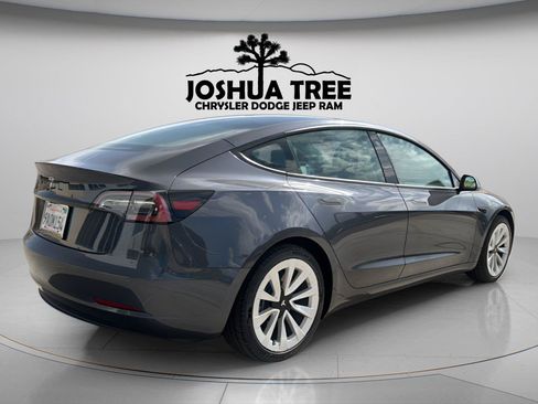 Used 2022 Tesla Model 3 RWD image 7