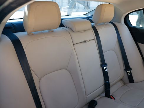 Used 2017 Jaguar XE Premium image 13