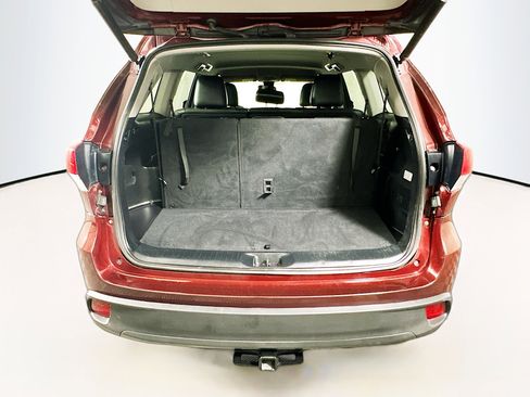 Used 2017 Toyota Highlander Plus image 28