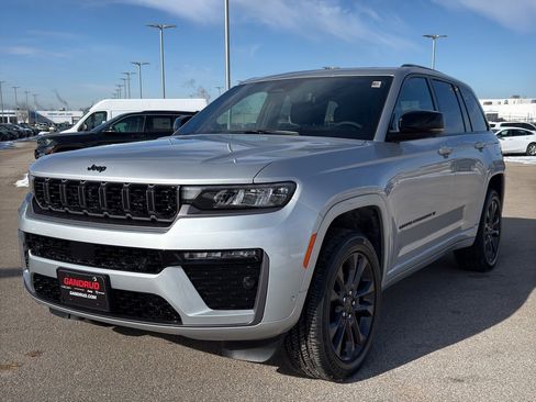 New 2026 Jeep Grand Cherokee Limited Reserve AWD/4WD image 2