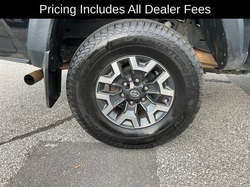 Used 2023 Toyota Tacoma TRD Off-Road w/ Technology Package RWD image 24