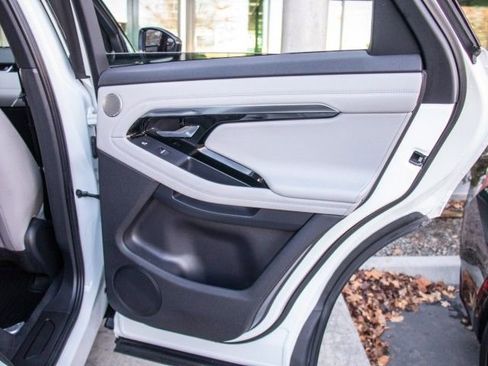 Used 2022 Land Rover Range Rover Evoque SE image 21