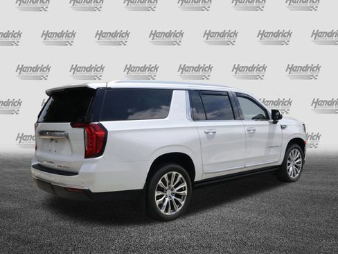 Used 2023 GMC Yukon XL Denali AWD/4WD image 9