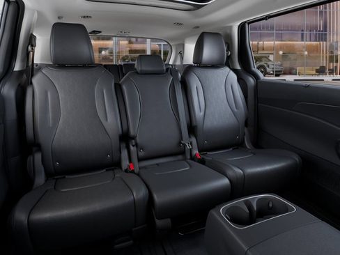 New 2027 Kia Carnival SX w/ Dark Edition Package FWD image 17